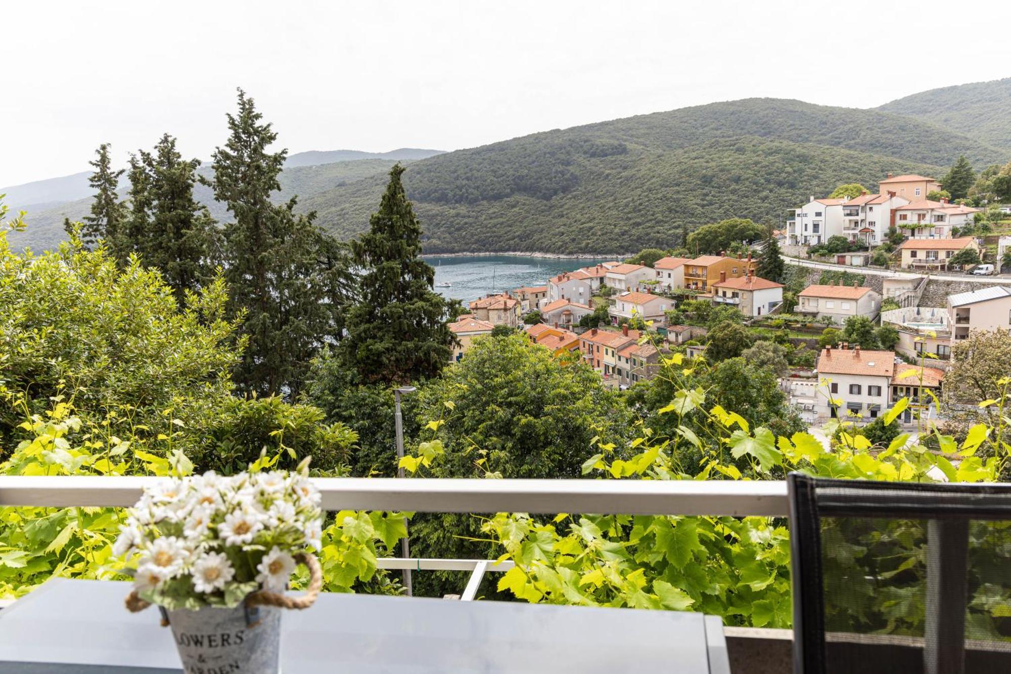 Apartments Sea View Rabac Eksteriør bilde